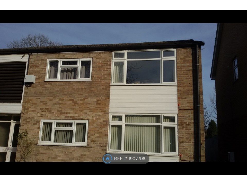 2 bed flat to rent in Edenside Road, Great Bookham KT23, £940 pcm Zoopla