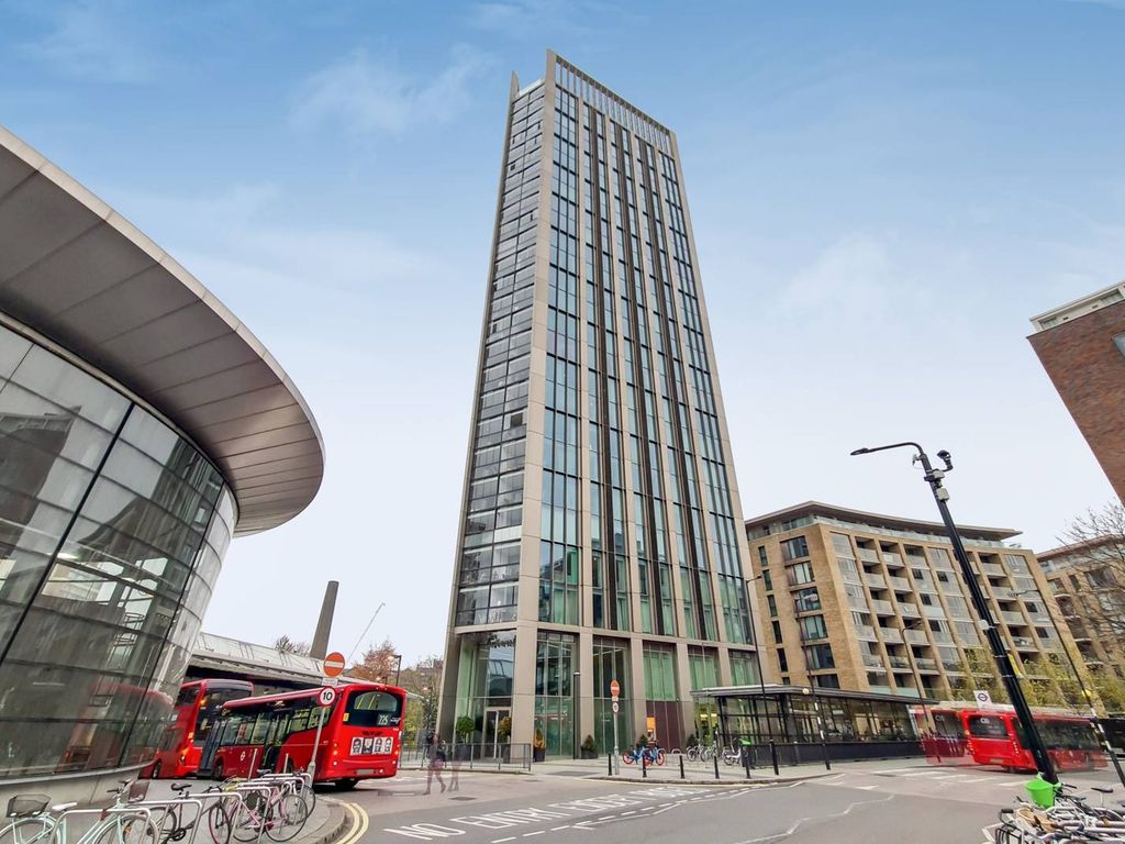 2 bed flat to rent in Surrey Quays Road, Canada Water, London SE16, £