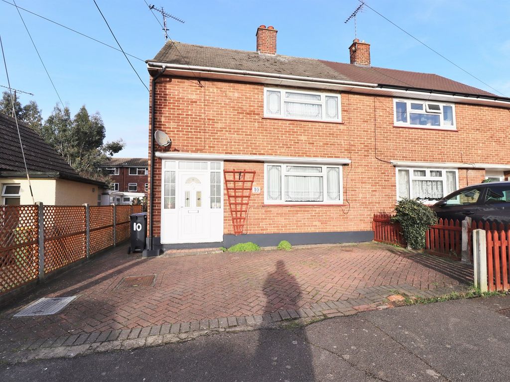 3 bed semidetached house for sale in Creswick Avenue, Rayleigh SS6, £365,000 Zoopla
