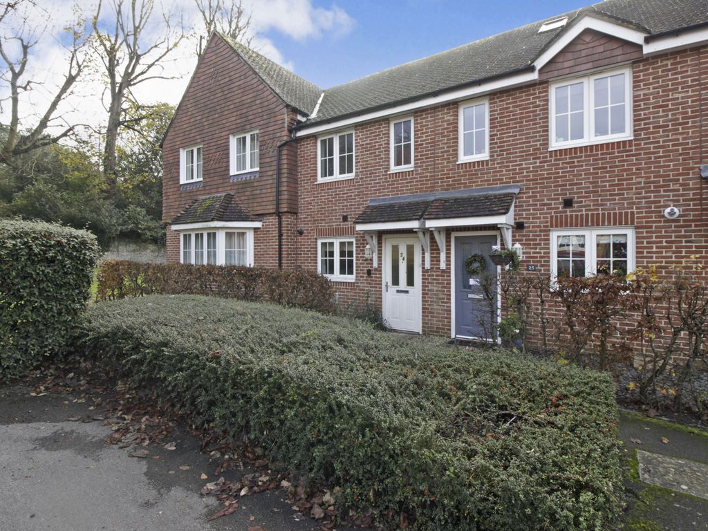 2 bed terraced house for sale in Garland Close, Petworth, West Sussex
