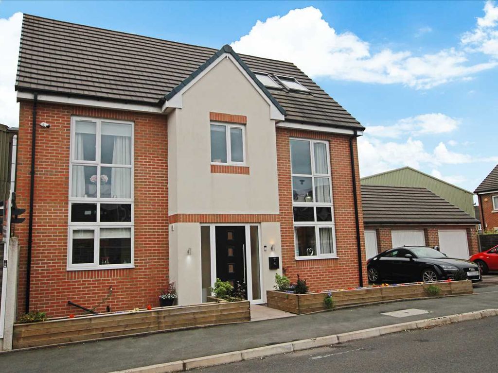 5 bed detached house for sale in Wood Vale, Westhoughton, Bolton BL5