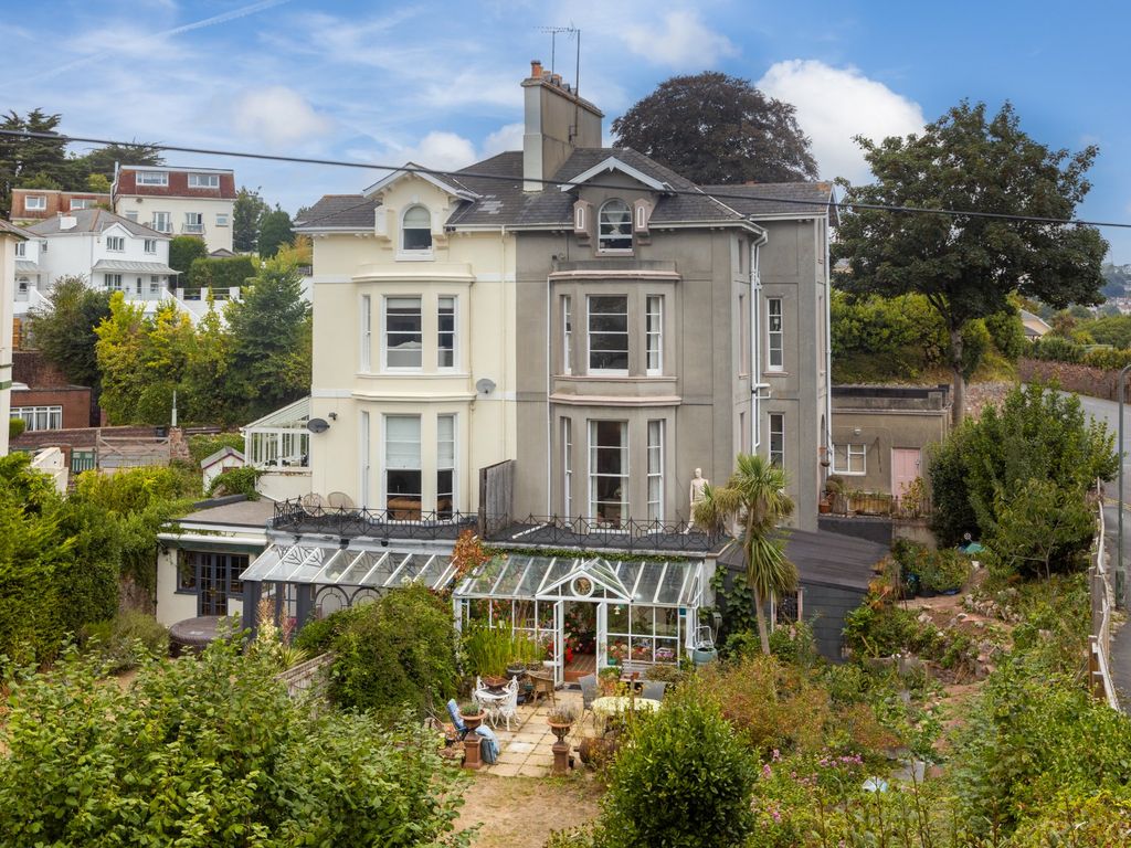 Walnut Road, Torquay TQ2  