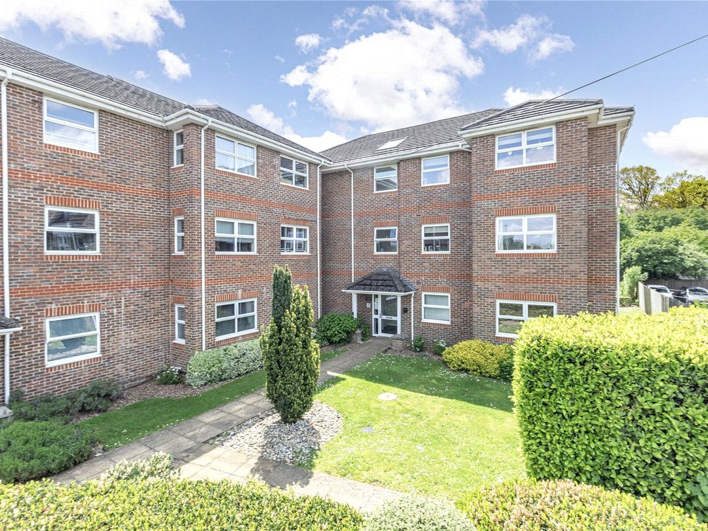 2 bed flat for sale in Barker Road, Chertsey KT16, £270,000 Zoopla
