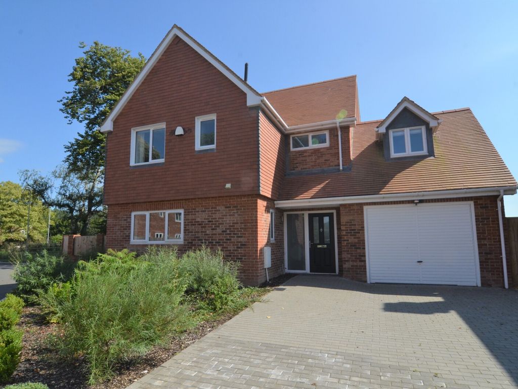 4 bed country house for sale in Close, Downton, Salisbury