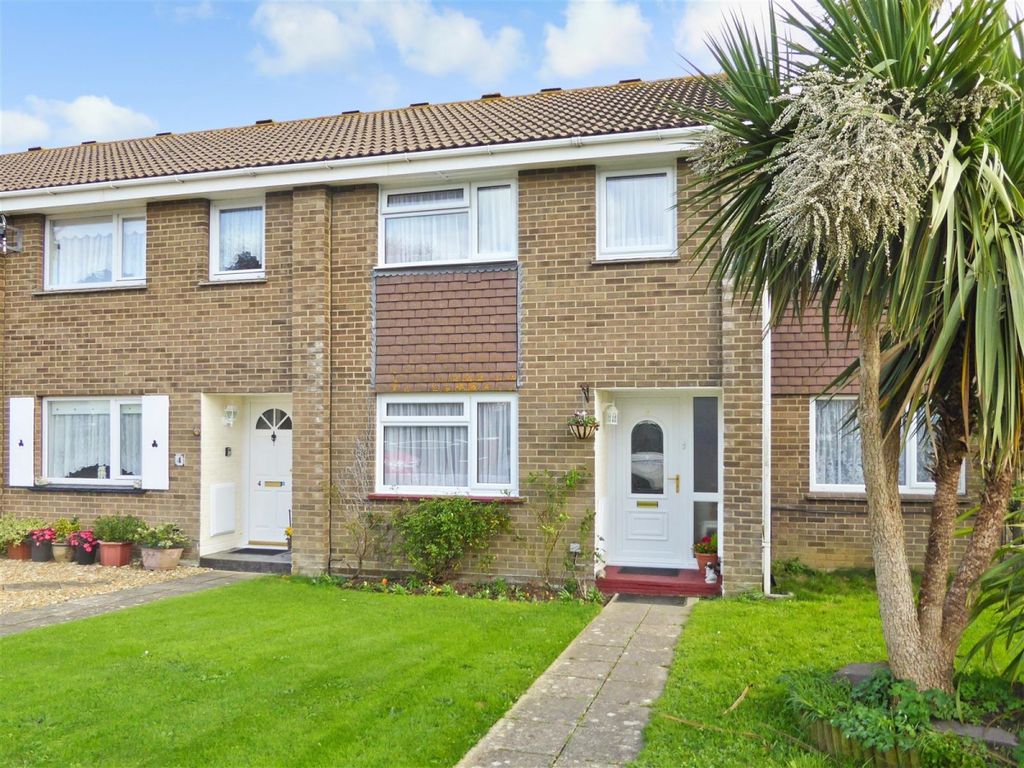 3 bed terraced house to rent in Green Lane, Shanklin PO37, £1,100 pcm