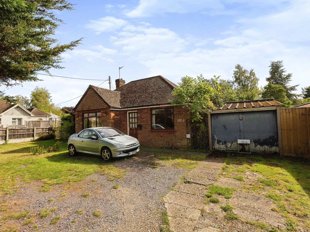 3 bed detached bungalow for sale in Station Road, Stoke Mandeville