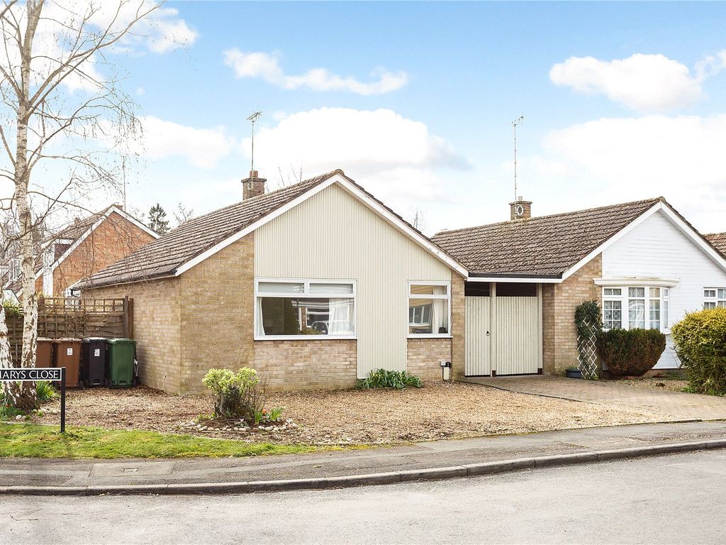 2 bed bungalow for sale in St. Marys Close, HenleyOnThames