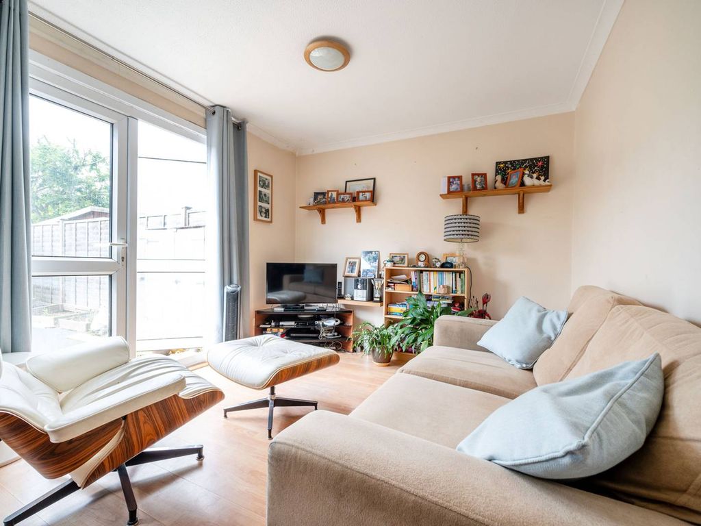 3 bed semidetached house for sale in Dayspring, Guildford GU2 Zoopla