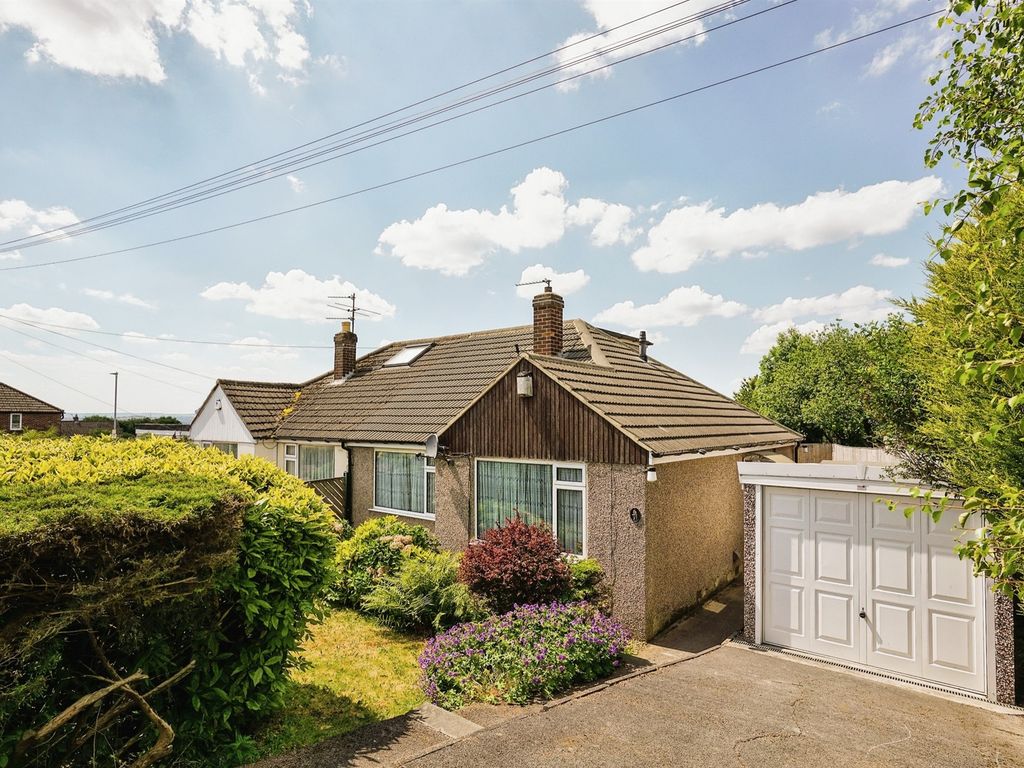 3 bed semidetached bungalow for sale in Haw Lane, Yeadon, Leeds LS19