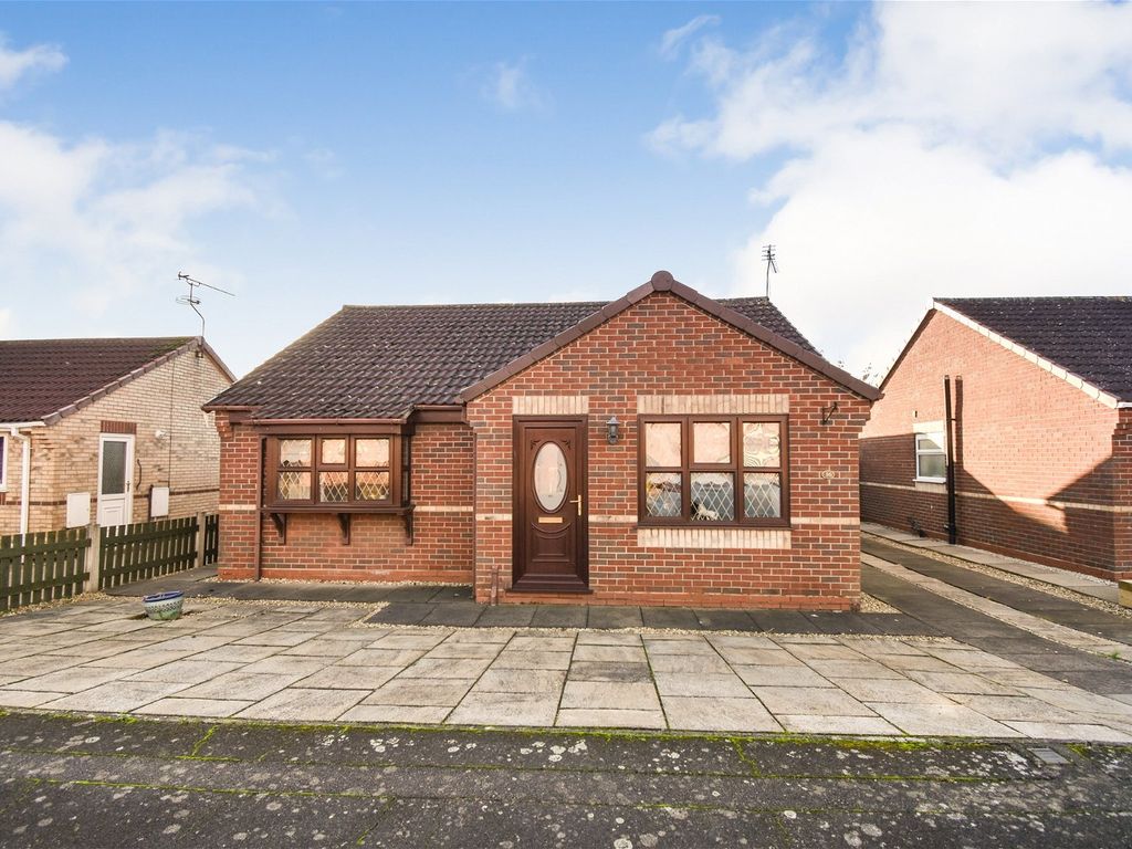 2 bed bungalow for sale in St. Davids Crescent, Scunthorpe DN17, £