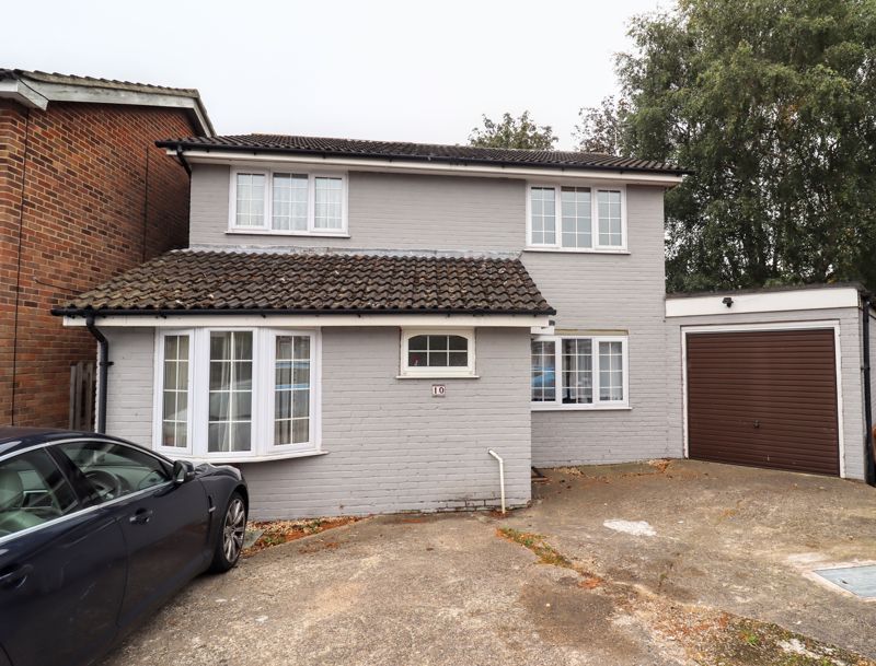 4 bed detached house for sale in Galloway Close, Bletchley, Milton