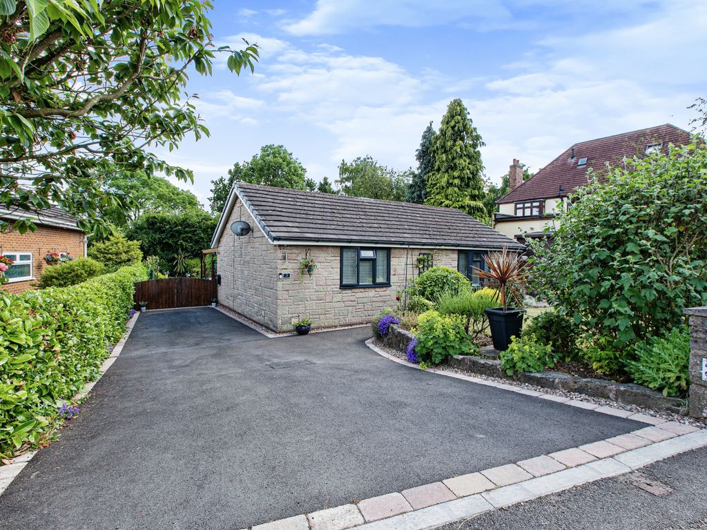 3 bed detached bungalow for sale in Hallfieldgate Lane, Shirland