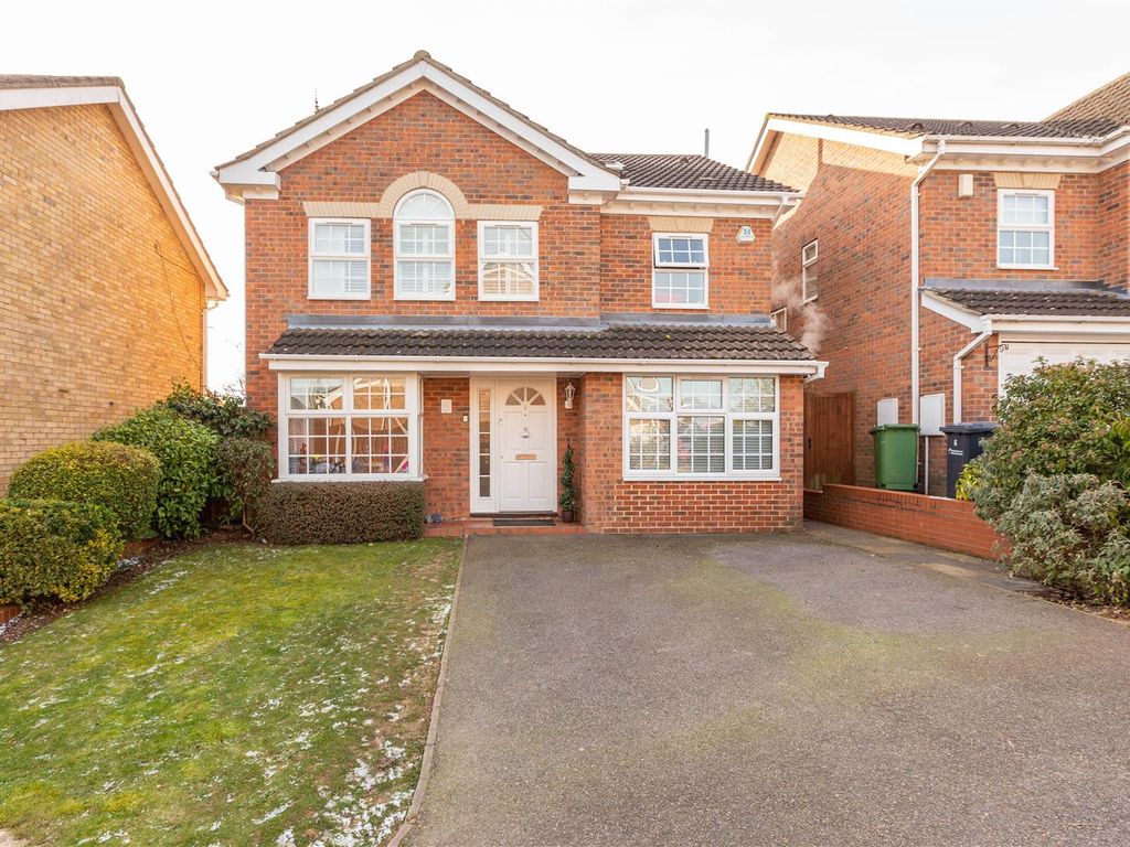 5 bed detached house for sale in Tilekiln Close, Cheshunt, Waltham