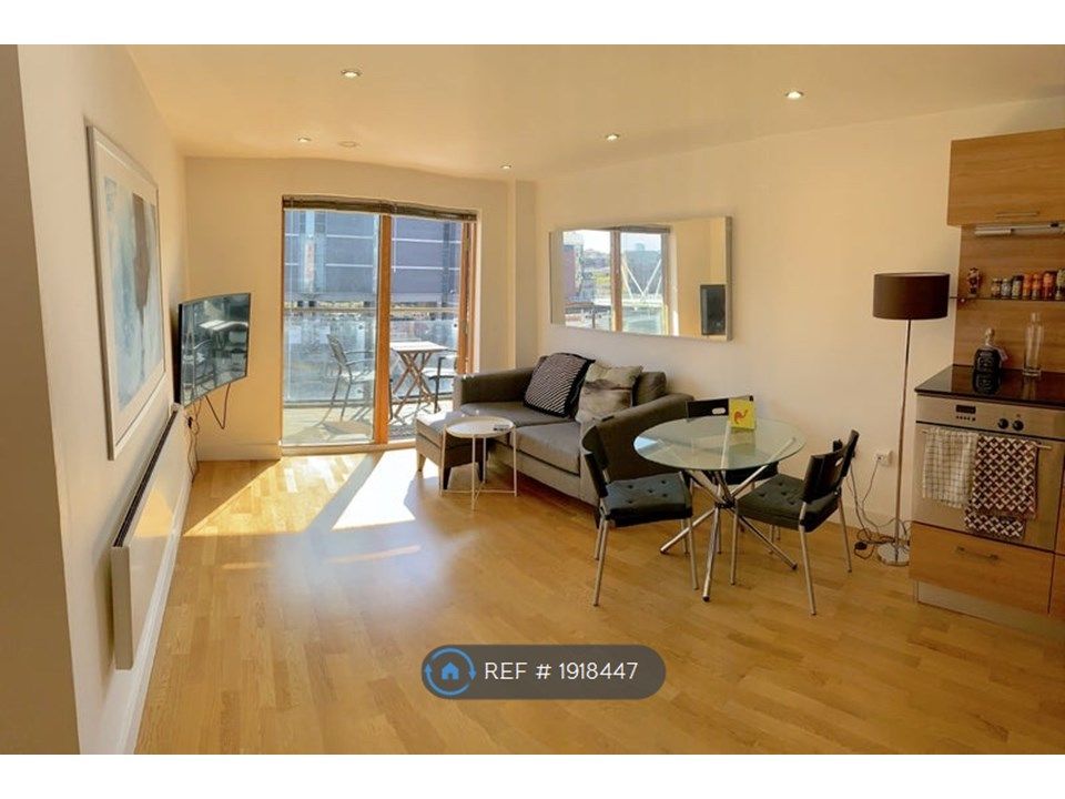 2 bed flat to rent in Mackenzie House, Hunslet, Leeds LS10, £1,100 pcm