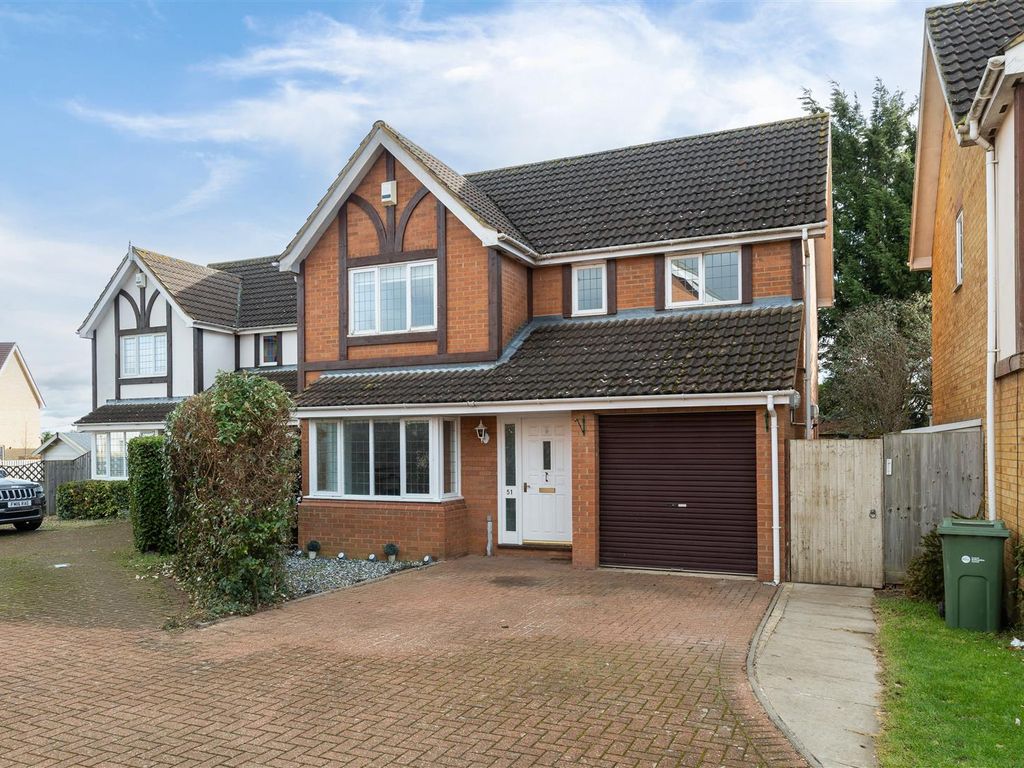 4 bed detached house for sale in Orchard Close, Meppershall, Shefford