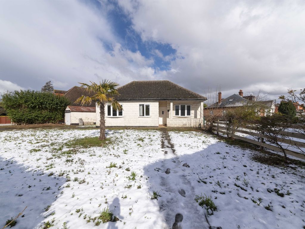 3 bed detached bungalow for sale in Hill Avenue, Grantham NG31 Zoopla
