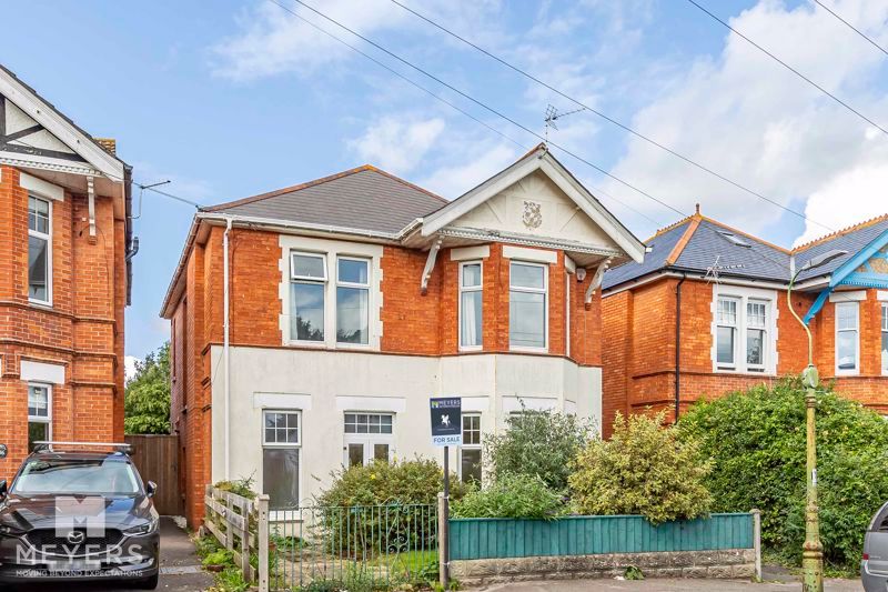 2 bed flat for sale in Irving Road, Southbourne BH6, £300,000 Zoopla