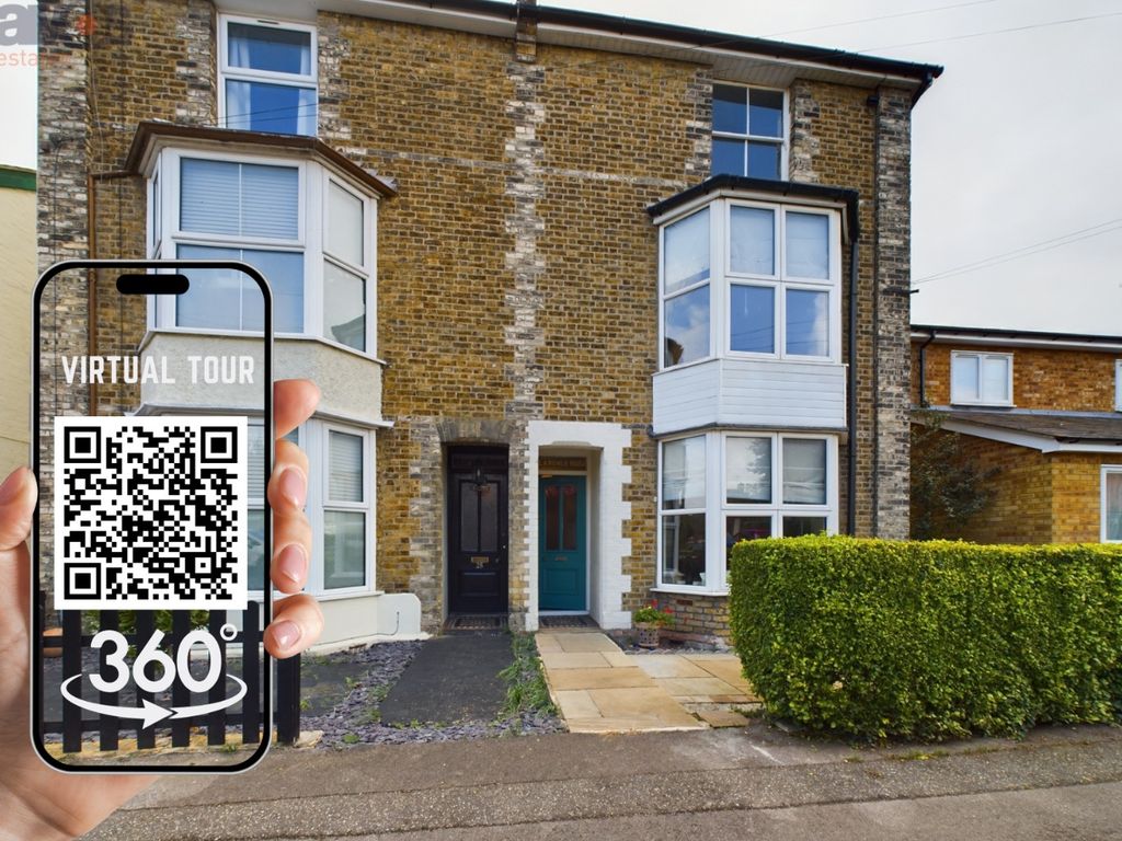 4 bed semidetached house for sale in Essex Road, BurnhamOnCrouch CM0