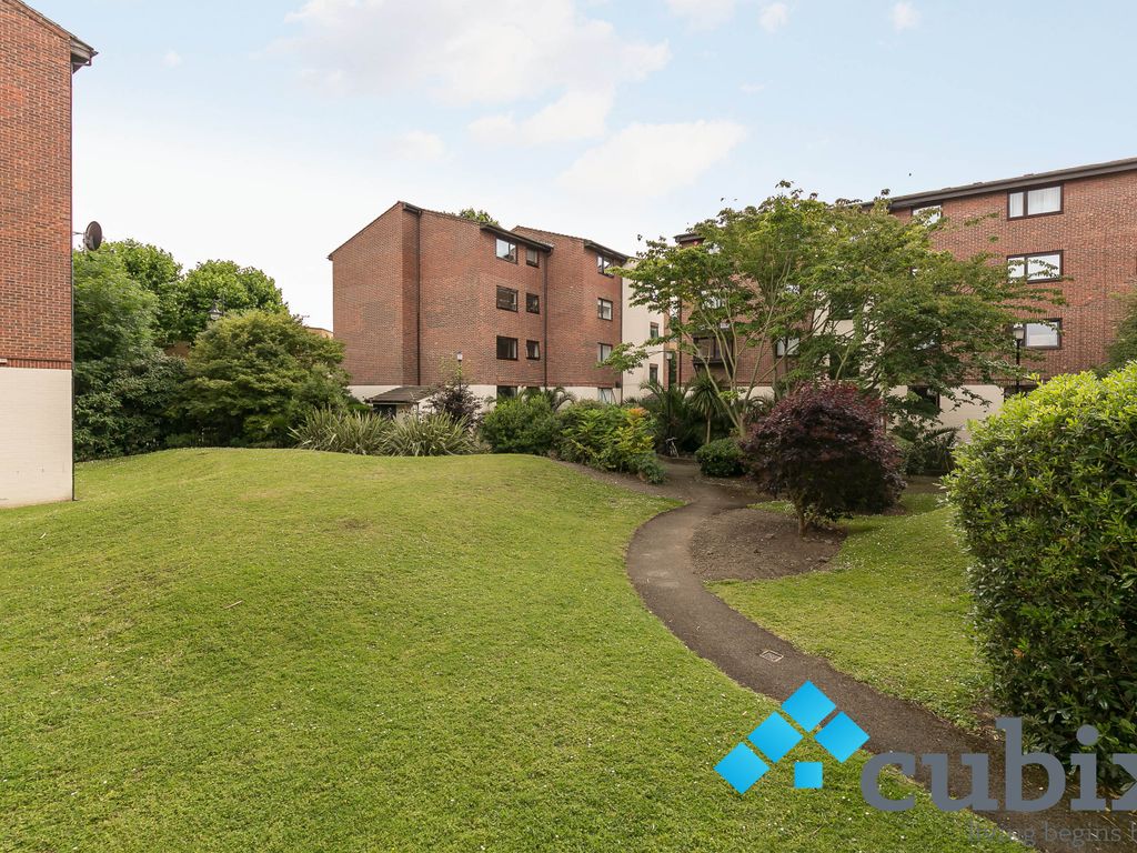 2 bed flat for sale in Granville Square, Peckham SE15, £350,000 Zoopla