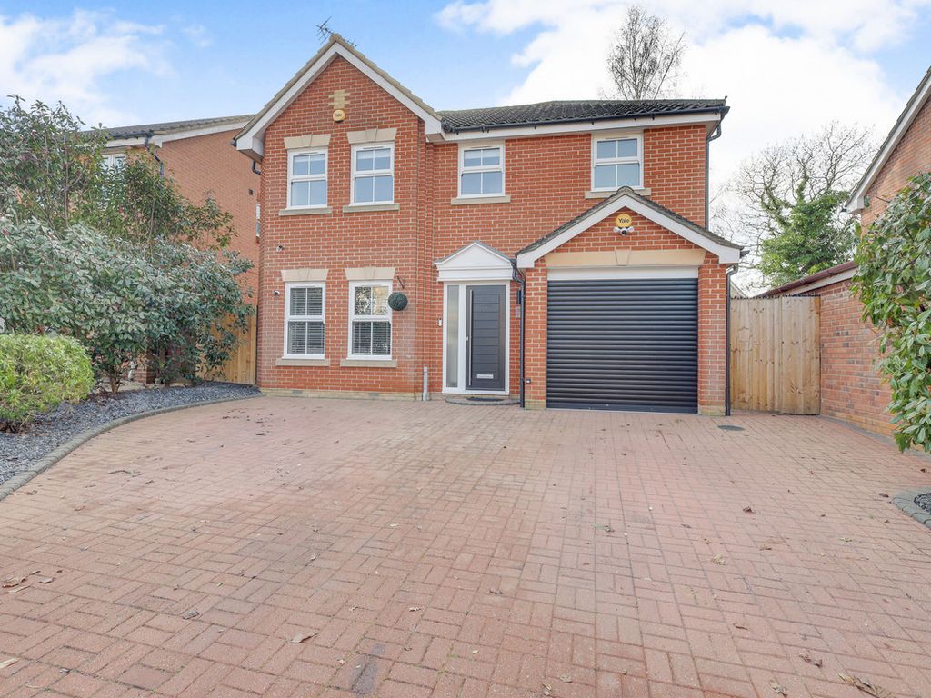 4 bed detached house for sale in Kestrel Grove, Rayleigh SS6 Zoopla