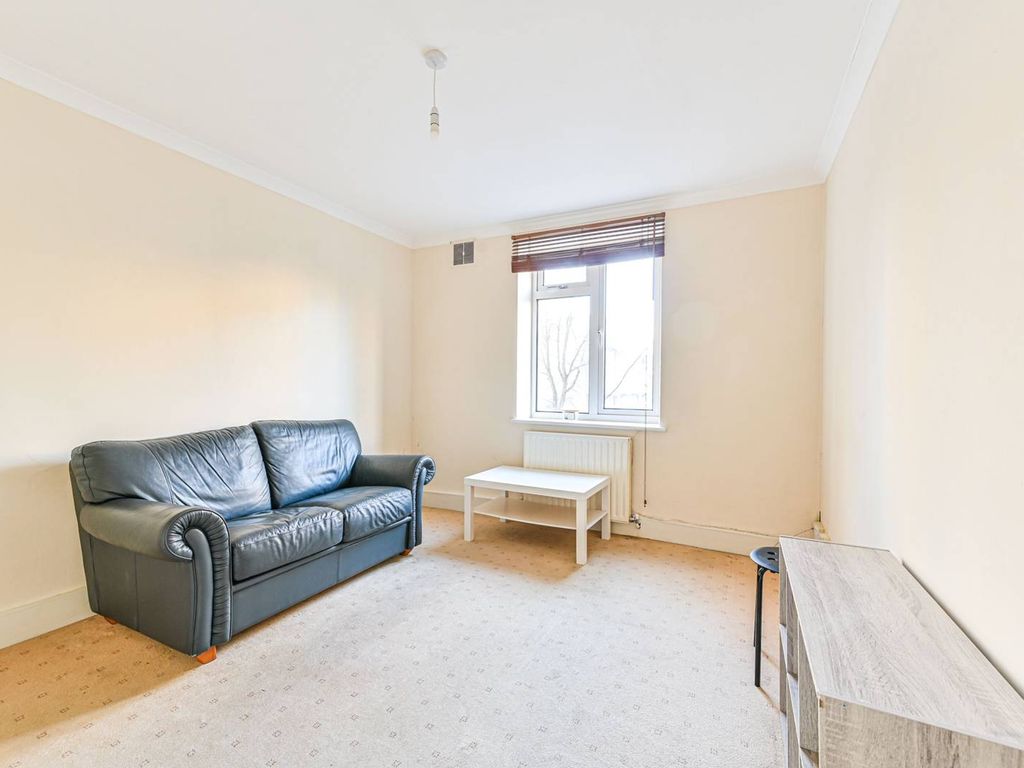 1 bed flat to rent in Darien Road, Clapham Junction, London SW11, £