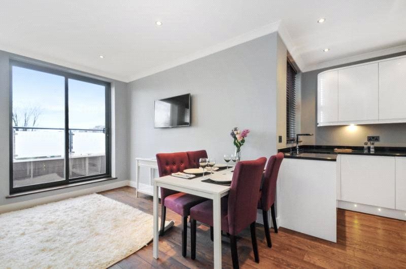 2 bed flat to rent in Uxbridge Road, London W12 Zoopla