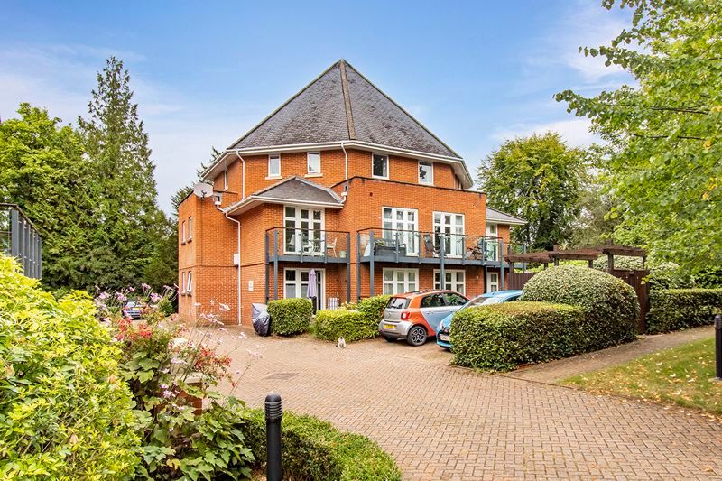 2 bed flat for sale in 2 Bedroom Ground Floor Flat, Warberry Park