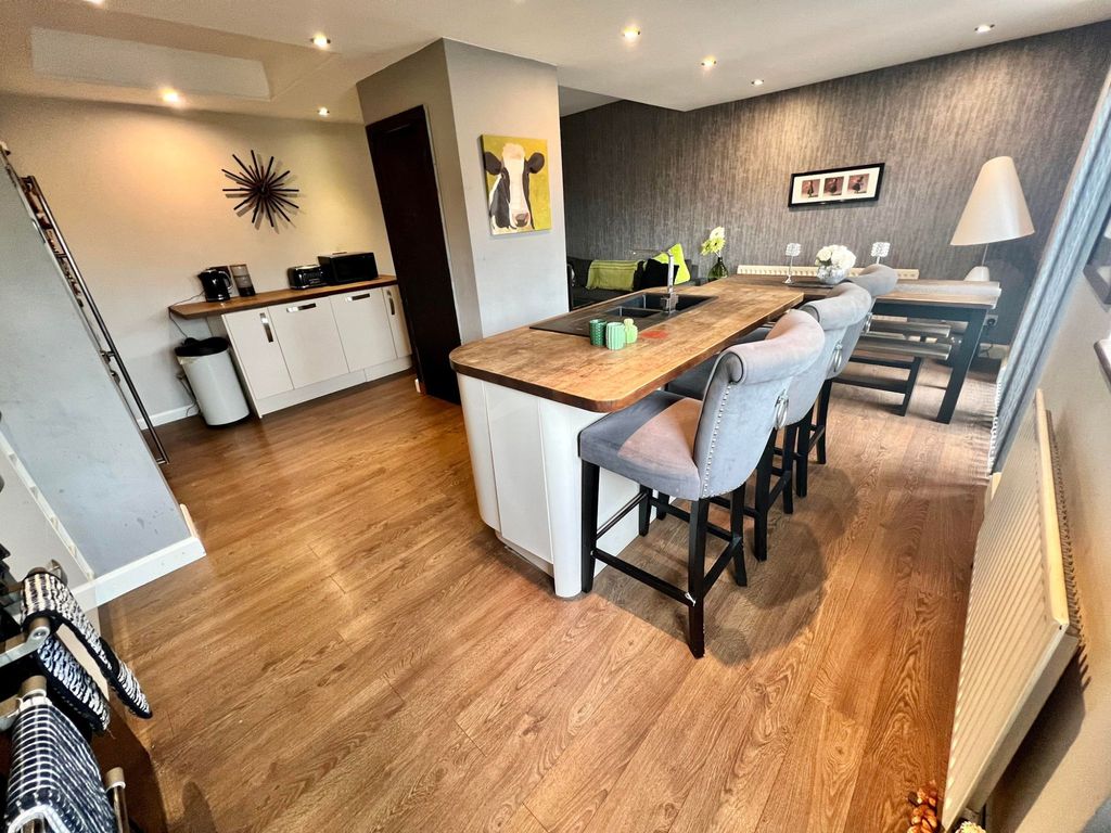 3 bed semidetached house for sale in Manor Drive, Cleveleys FY5, £