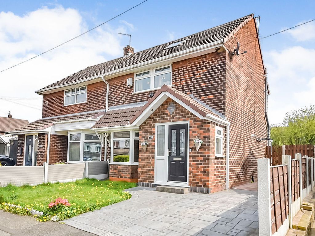 3 bed semidetached house to rent in Hallbottom Street, Hyde, Greater