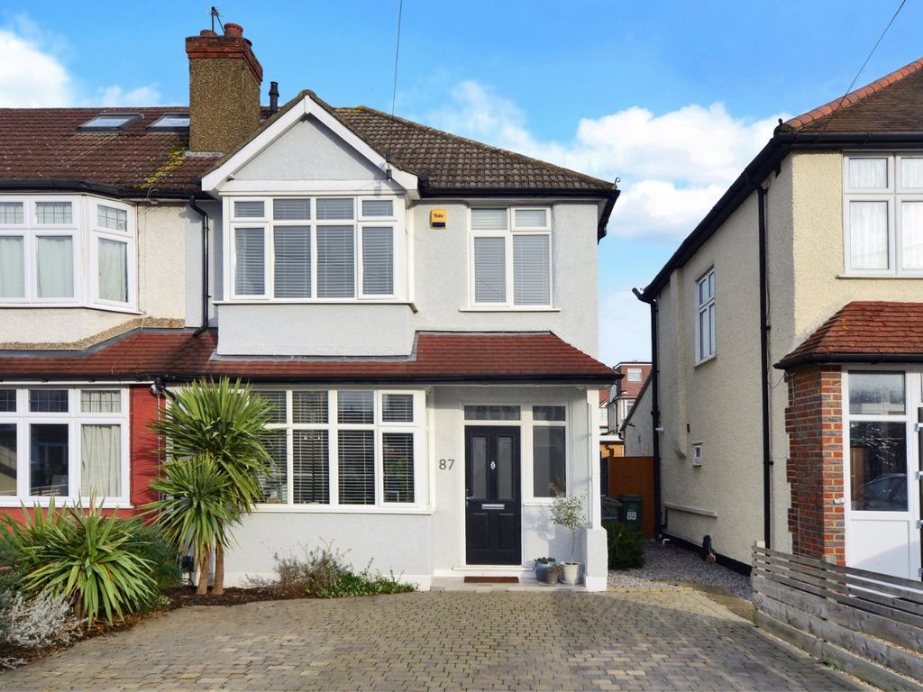 3 bed end terrace house for sale in Sandringham Road, Worcester Park