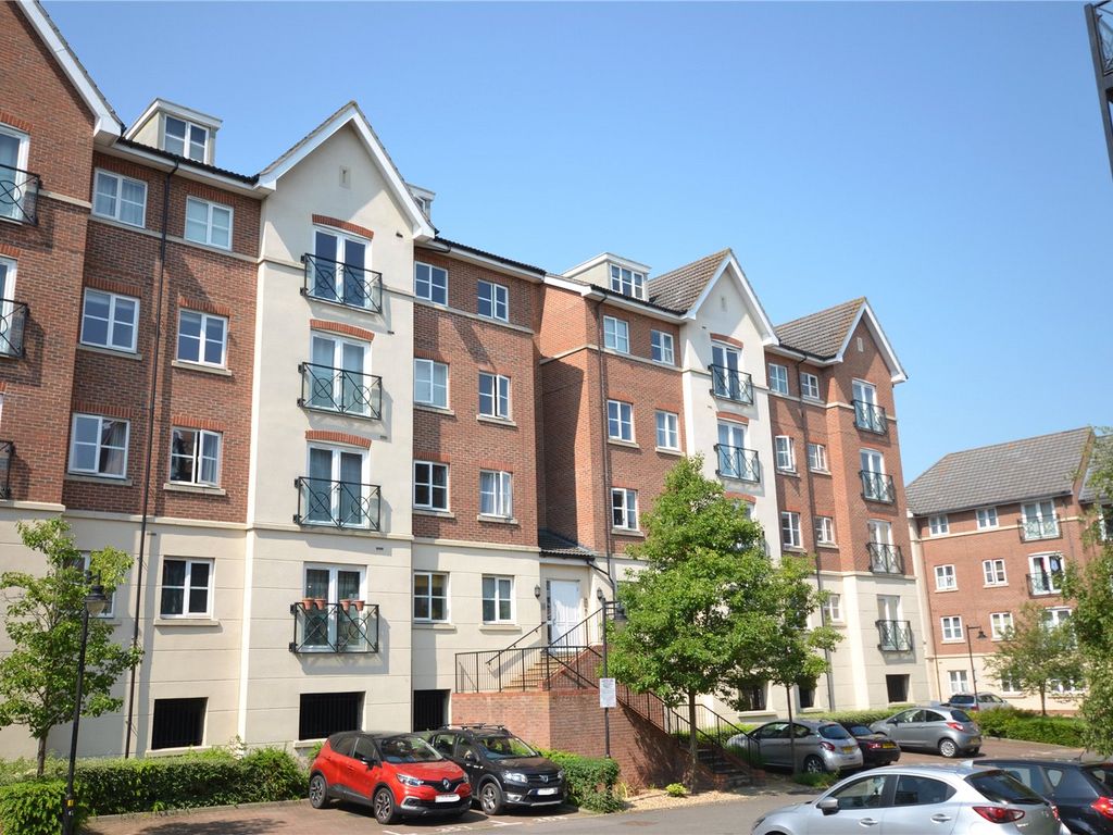 2 bed flat for sale in Viridian Square, Aylesbury, Buckinghamshire HP21
