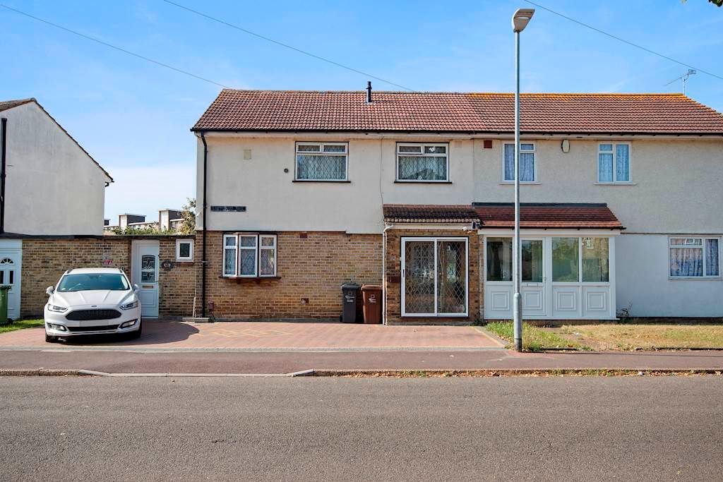 3 bed semidetached house for sale in Listowel Road, Dagenham RM10, £