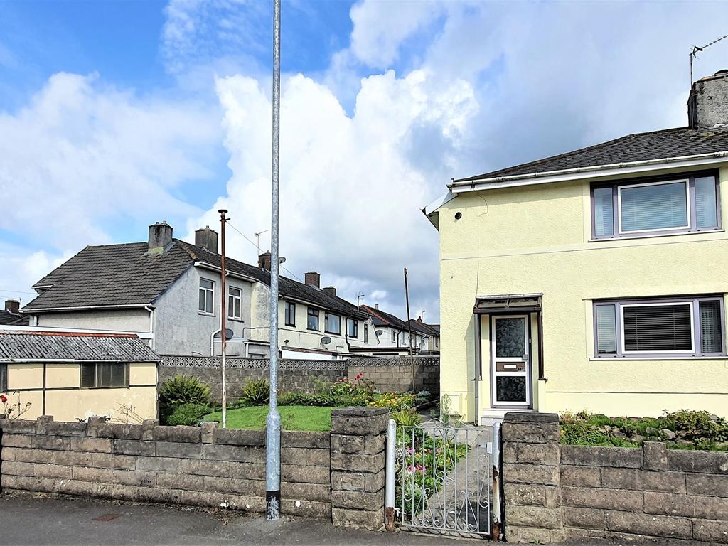 3 bed end terrace house for sale in Laing Street, Kenfig Hill, Bridgend
