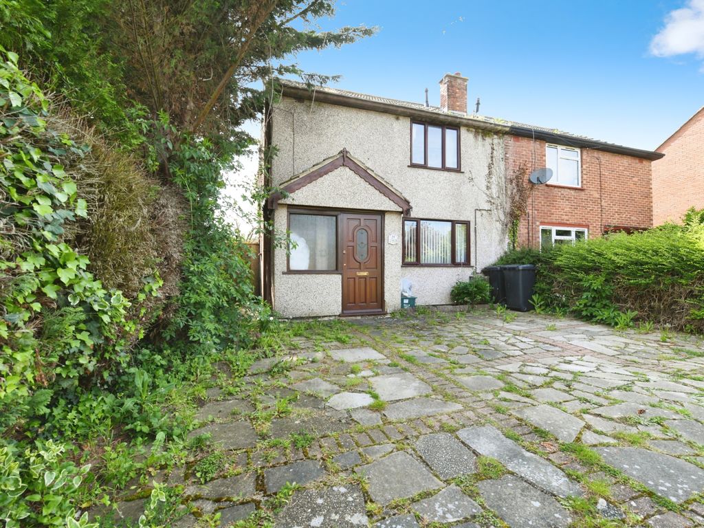 3 bed semidetached house for sale in Cheviot Drive, Chelmsford, Essex