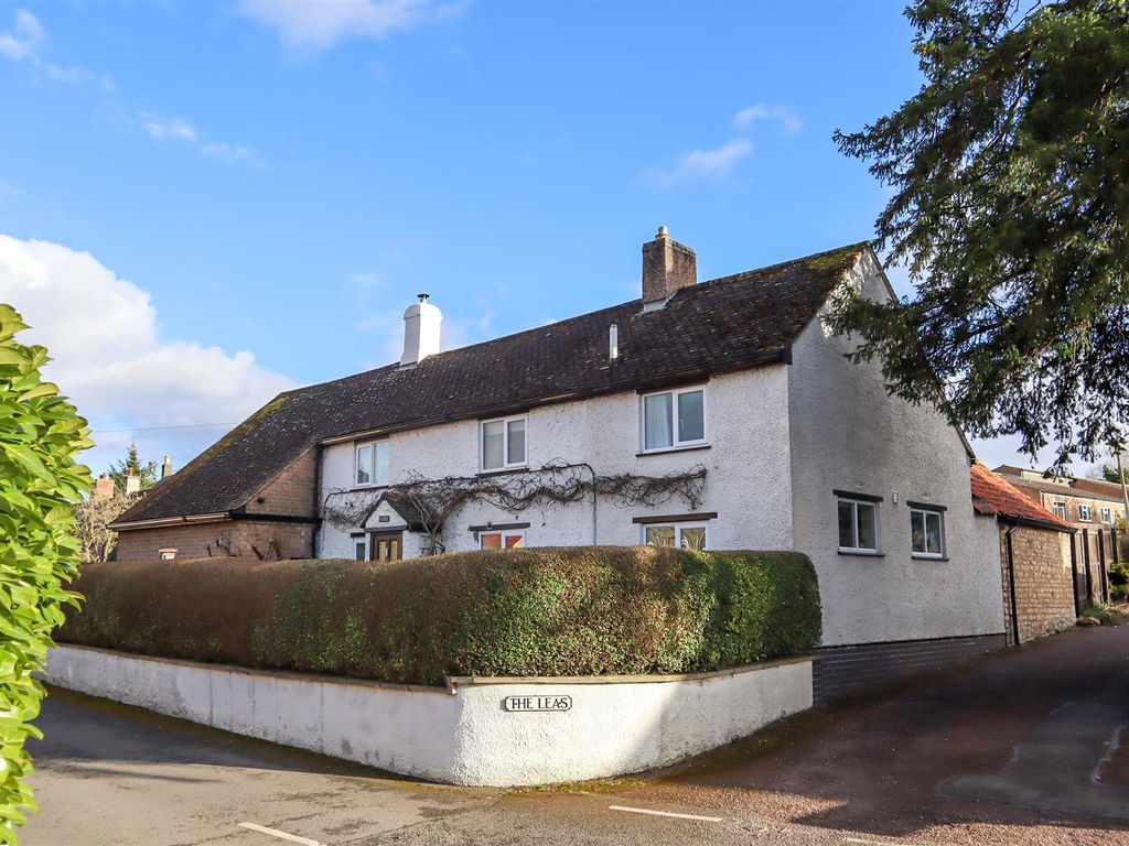 4 bed detached house for sale in The Leas, Cottesmore, Oakham LE15 Zoopla