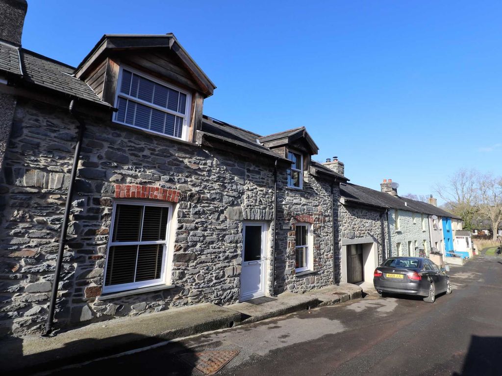 4 bed terraced house for sale in Teifi Street, Pontrhydfendigaid SY25