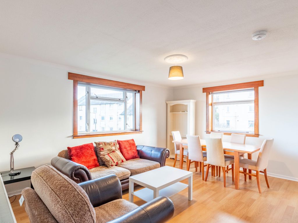 2 bed flat to rent in Claverhouse Drive, Edinburgh EH16, £1,100 pcm