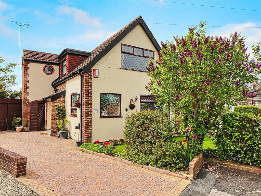 3 bed detached house for sale in Wheatfield Court, Pudsey LS28 Zoopla