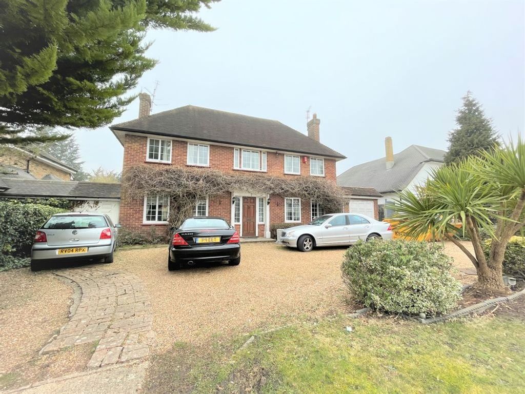 4 bed detached house to rent in Highfield Drive, Ickenham UB10 Zoopla