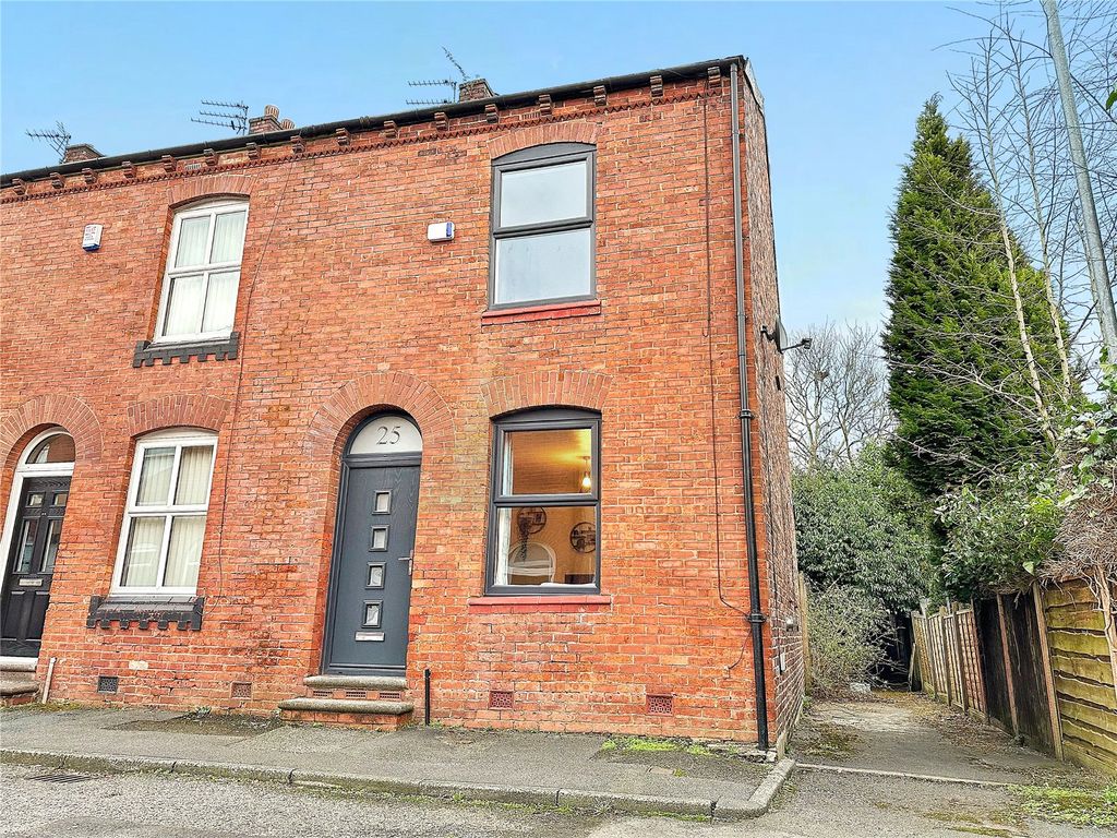 2 bed end terrace house for sale in Queen Street, Failsworth
