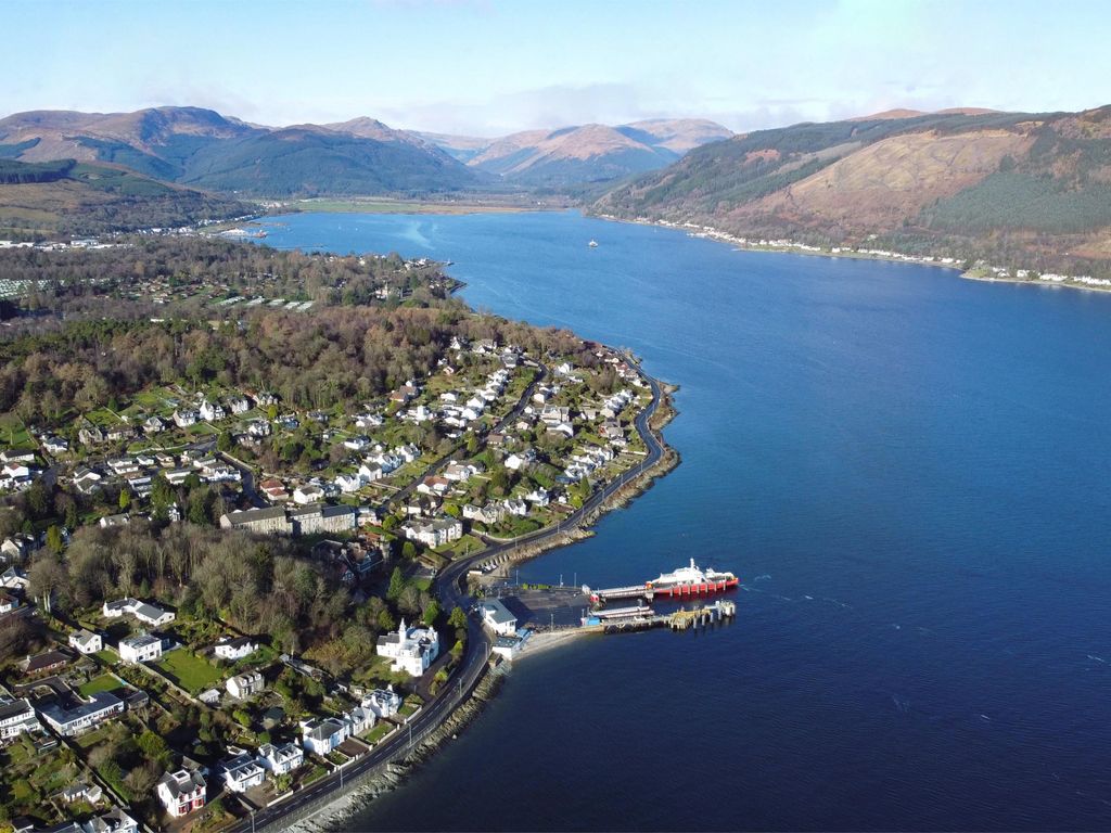 4 bed detached house for sale in Singapore, Victoria Road, Hunters Quay