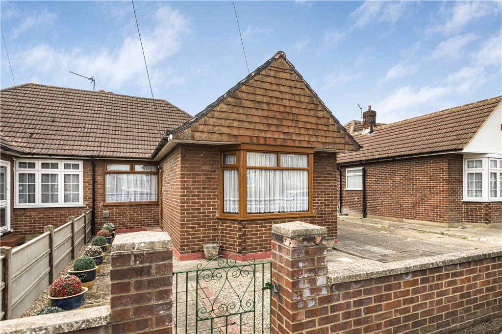 2 bed bungalow for sale in Brook Close, Stanwell, StainesUponThames