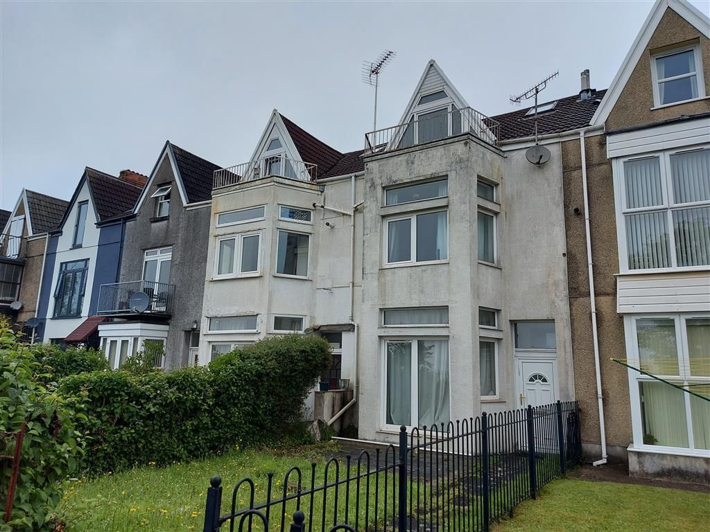 Studio to rent in The Promenade, Mount Pleasant, Swansea SA1, £700 pcm