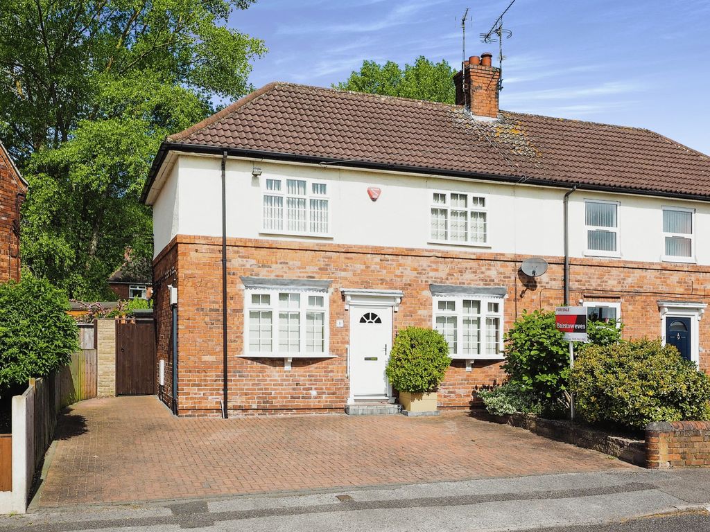 3 bed semidetached house for sale in Markham Street, Newstead Village