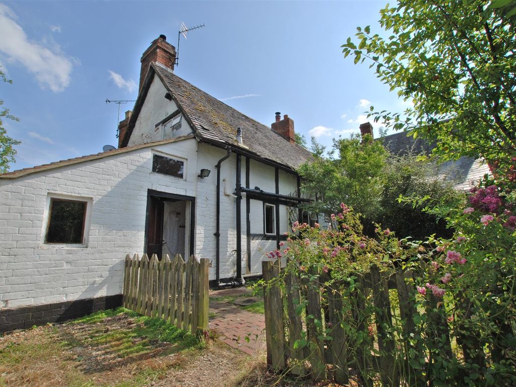 3 bed detached house to rent in Court Drive, Apperely, Glos GL19, £