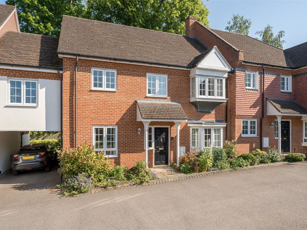 2 bed flat for sale in Harding Place, Wokingham, Berkshire RG40 Zoopla
