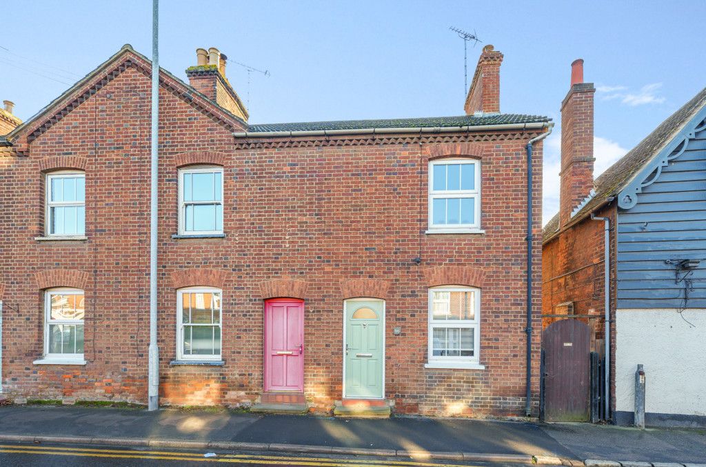 2 bed end terrace house for sale in Cambridge Road, Hitchin