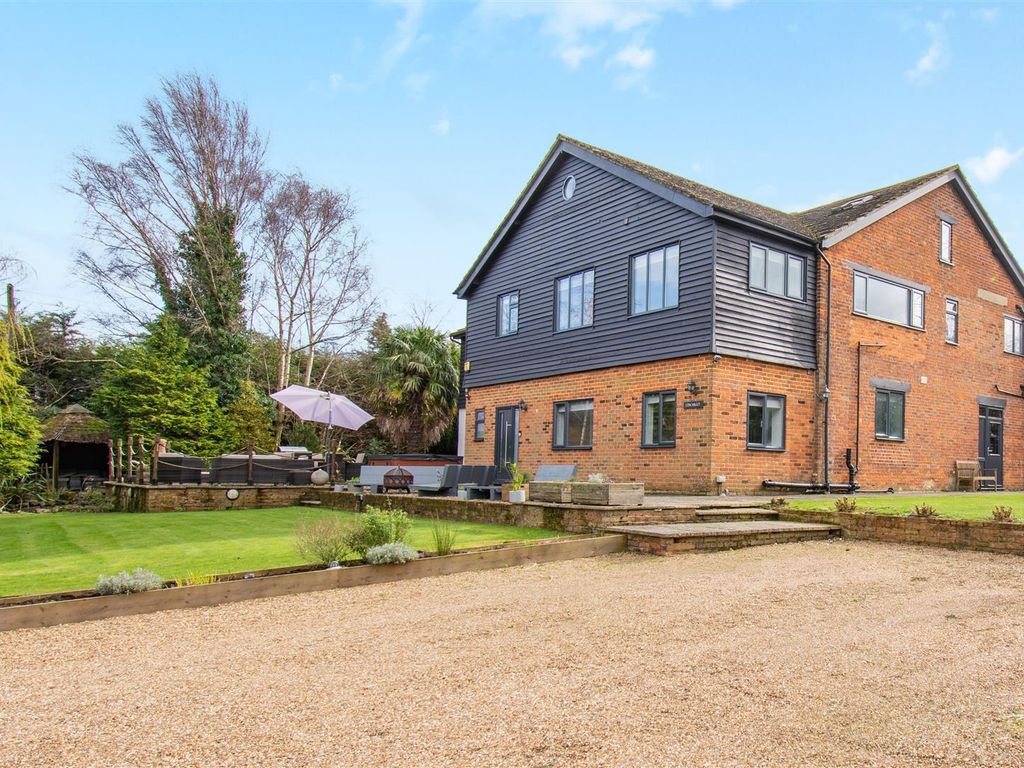 6 bed detached house for sale in Easterfields, East Malling, West
