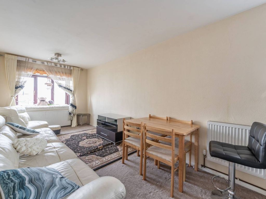 1 bed flat to rent in Oakwood Court, Harrow HA1, £1,500 pcm Zoopla