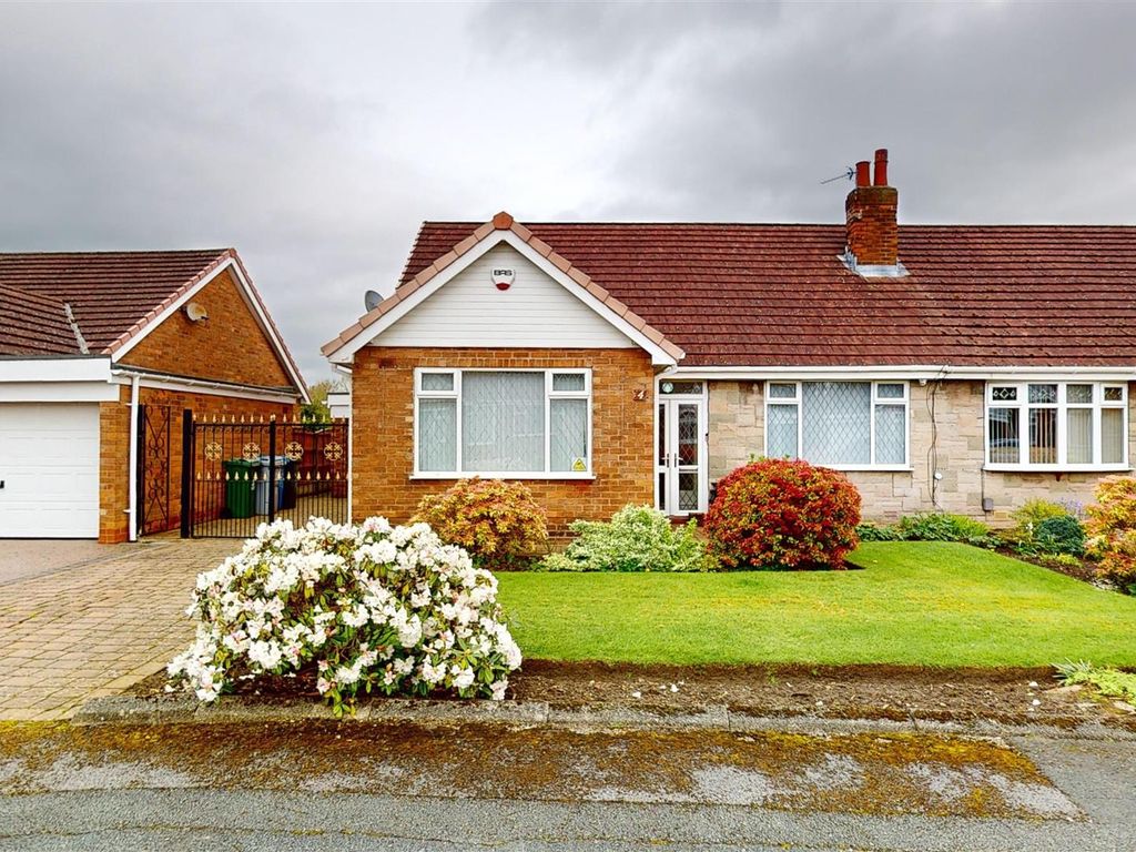 3 bed semidetached bungalow for sale in Ilkley Drive, Urmston